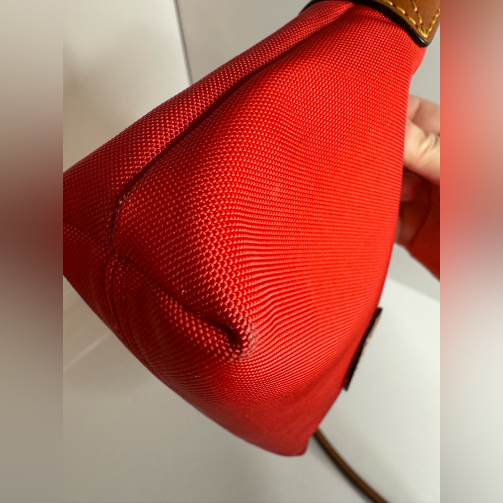 ☘️#123 Dooney & Bourke Small Red Nylon Crossbody Bag - Picture 5 of 17